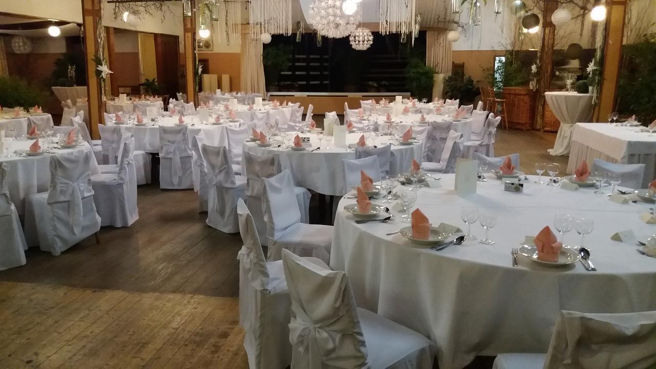 Landgasthof Schoenecke Wahrenholz Zewnętrze zdjęcie